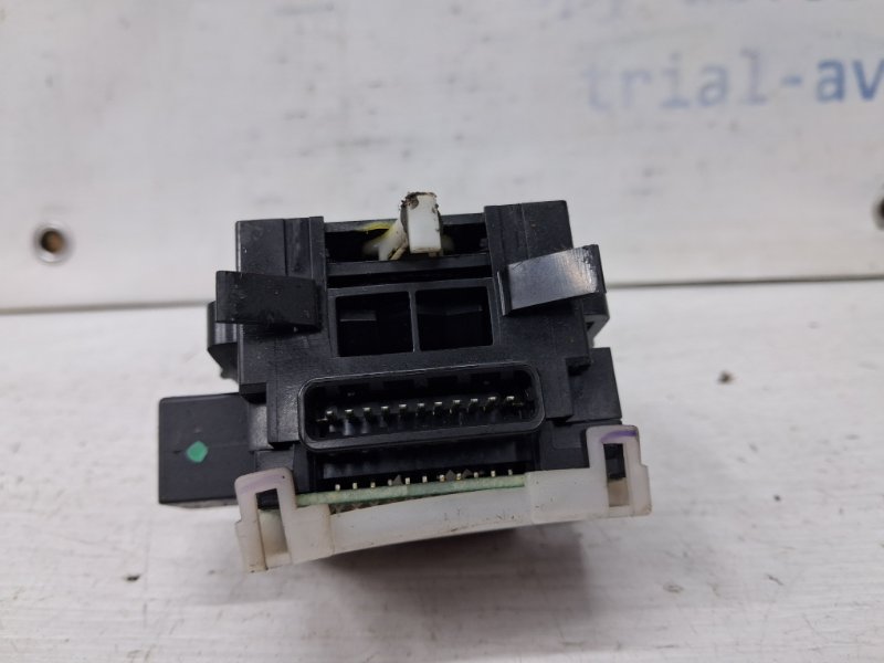 Переключатель подрулевой левый(поворотники) L200 2006-2015 KB 2.5 Diesel 4D56