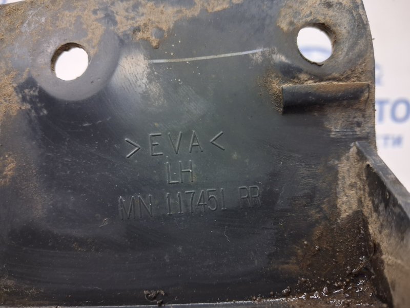 Брызговик задний левый L200 2006-2015 KB 2.5 Diesel 4D56