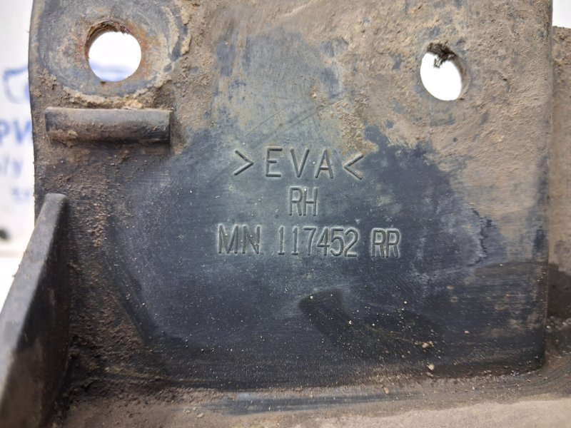 Брызговик задний правый L200 2006-2015 KB 2.5 Diesel 4D56