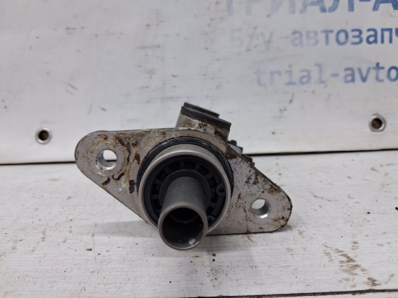 Тормозной цилиндр главный Sonata 2004-2010 NF 2.4 бензин G4KC Тормозной цилиндр главный Sonata 2004-2010 NF 2.4 бензин G4KC