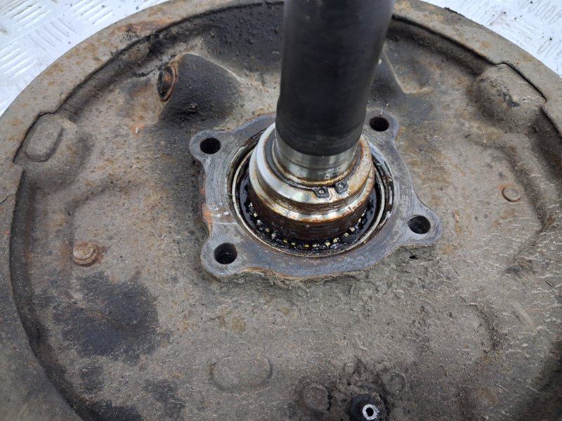 Привод задний левый L200 2006-2015 KB 2.5 Diesel 4D56