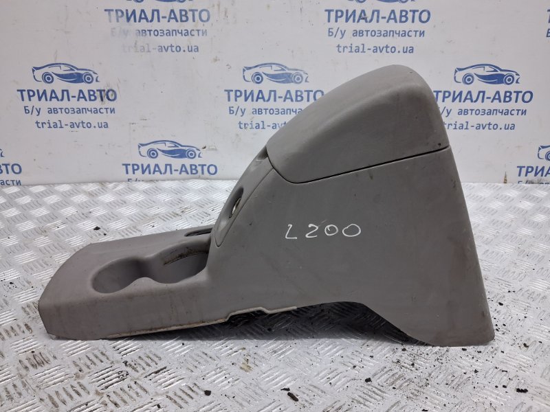 Подлокотник Mitsubishi L200 2006-2015 KB 2.5 Diesel 4D56 MN179316HB Б/У