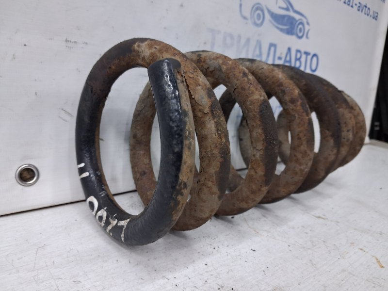 Пружина передняя Mitsubishi L200 KB 2.5 Diesel 4D56