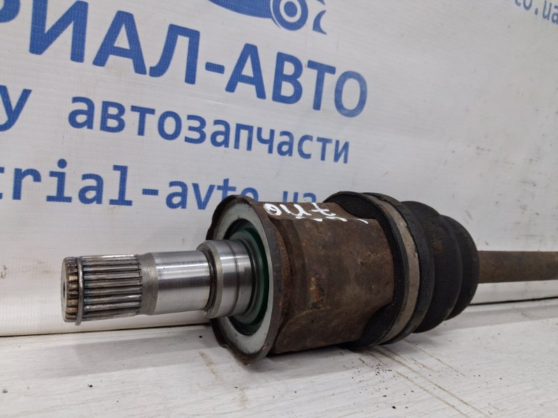 Привод задний правый Outlander 2003-2006 cu 2.4 бензин 4G69