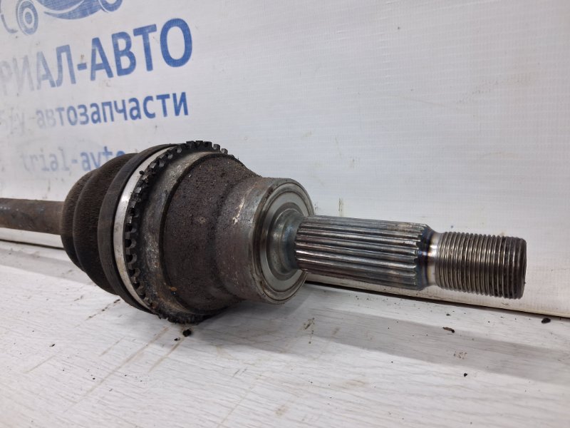 Привод задний правый Outlander 2003-2006 cu 2.4 бензин 4G69