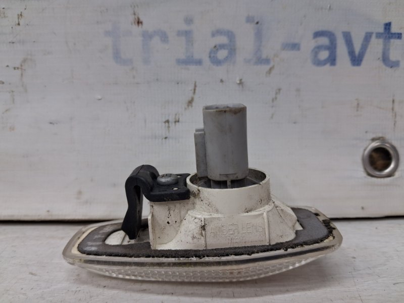 Повторитель поворотника Hyundai Tucson JM 2.0 diesel D4EA Повторитель поворотника Hyundai Tucson JM 2.0 diesel D4EA