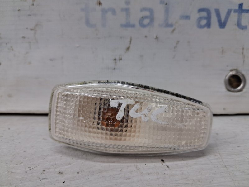 Запчасть повторитель поворотника Hyundai Tucson 2004-2009 JM 2.0 diesel D4EA 9230325500 Б/У Повторитель поворотника Hyundai Tucson 2004-2009 JM 2.0 diesel D4EA 9230325500 Б/У