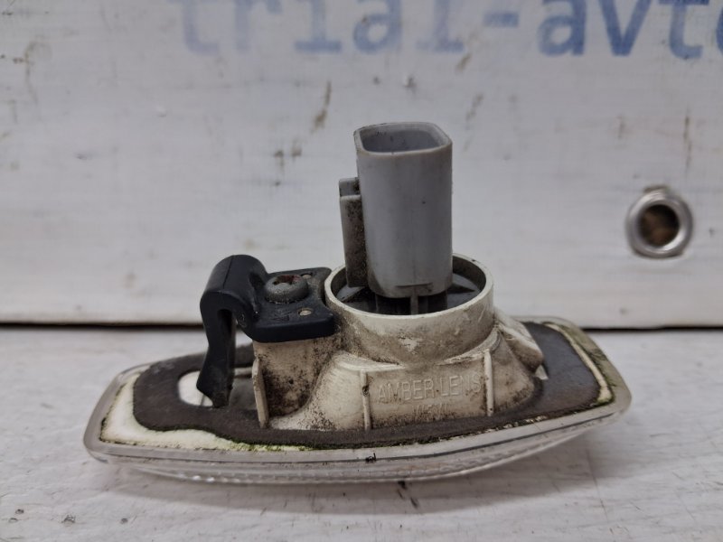 Повторитель поворотника Hyundai Tucson JM 2.0 diesel D4EA Повторитель поворотника Hyundai Tucson JM 2.0 diesel D4EA