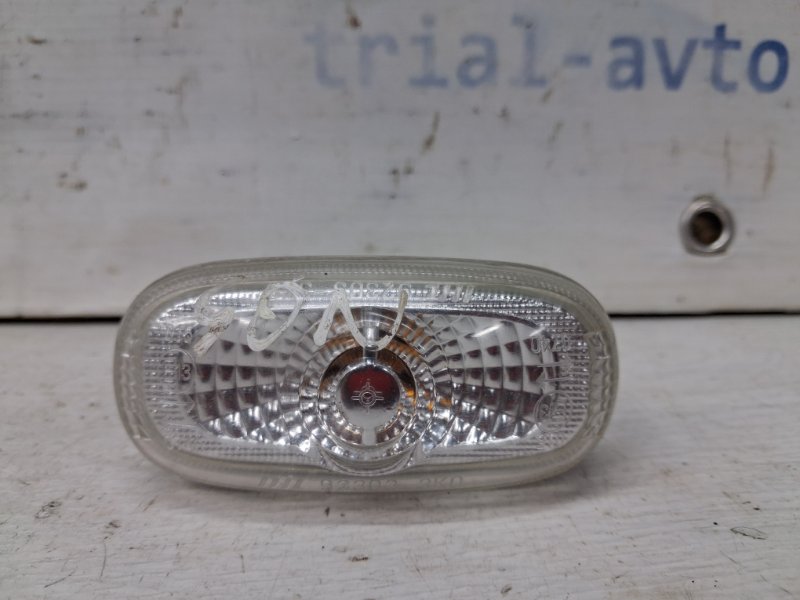 Запчасть повторитель поворотника Hyundai Sonata 2004-2010 NF 2.4 бензин G4KC 923033K000 Б/У Повторитель поворотника Hyundai Sonata 2004-2010 NF 2.4 бензин G4KC 923033K000 Б/У