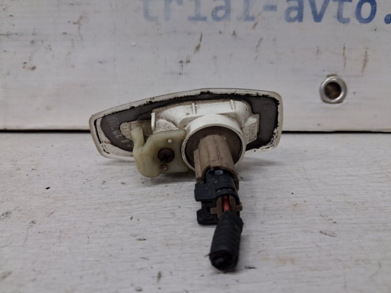 Повторитель поворотника Sorento 2002-2011 BL 2.5 diesel D4CB Повторитель поворотника Sorento 2002-2011 BL 2.5 diesel D4CB