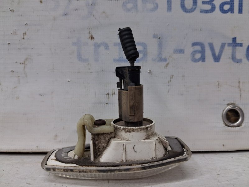 Повторитель поворотника Kia Sorento BL 2.5 diesel D4CB Повторитель поворотника Kia Sorento BL 2.5 diesel D4CB