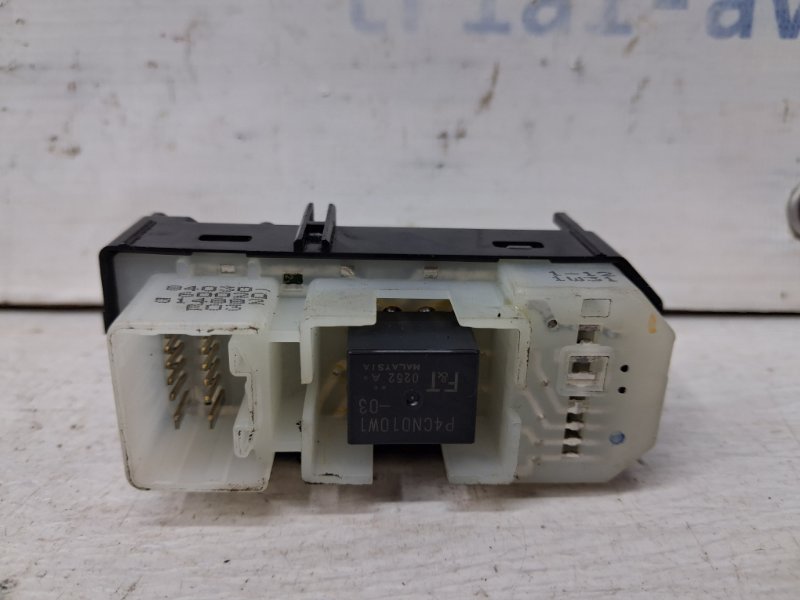 Кнопка стеклоподъемника Toyota Prado J120 4.0 1GR-FE