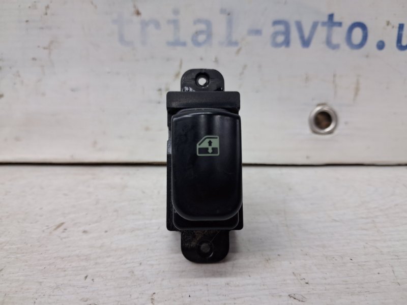 Кнопка стеклоподъемника задняя Sonata 2004-2010 NF 2.4 бензин G4KC Кнопка стеклоподъемника задняя Sonata 2004-2010 NF 2.4 бензин G4KC