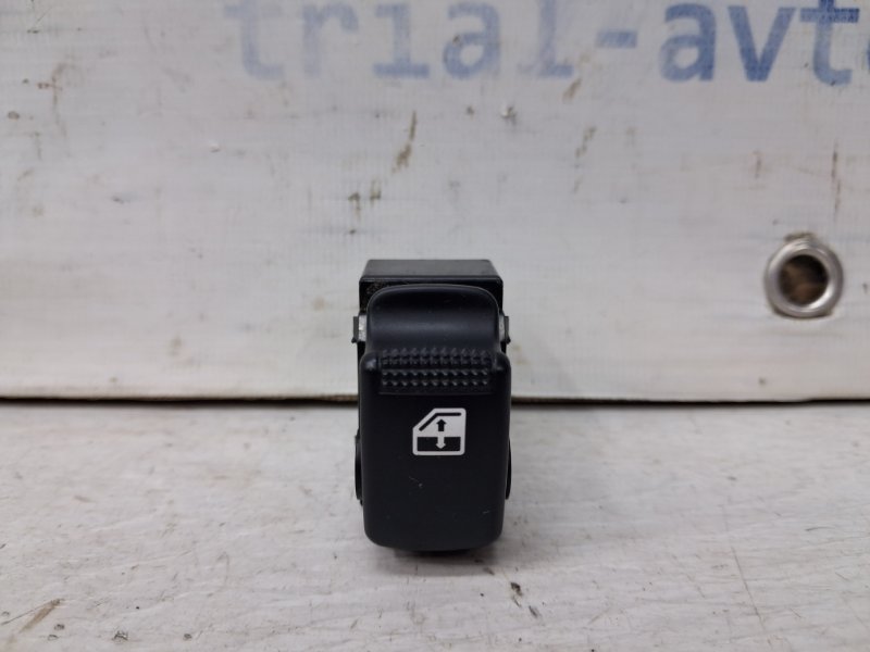 Кнопка стеклоподъемника Tucson 2004-2009 JM 2.0 diesel D4EA Кнопка стеклоподъемника Tucson 2004-2009 JM 2.0 diesel D4EA