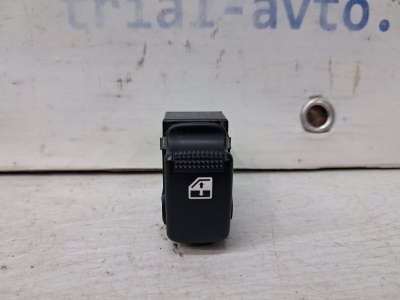 Кнопка стеклоподъемника Tucson 2004-2009 JM 2.0 diesel D4EA Кнопка стеклоподъемника Tucson 2004-2009 JM 2.0 diesel D4EA
