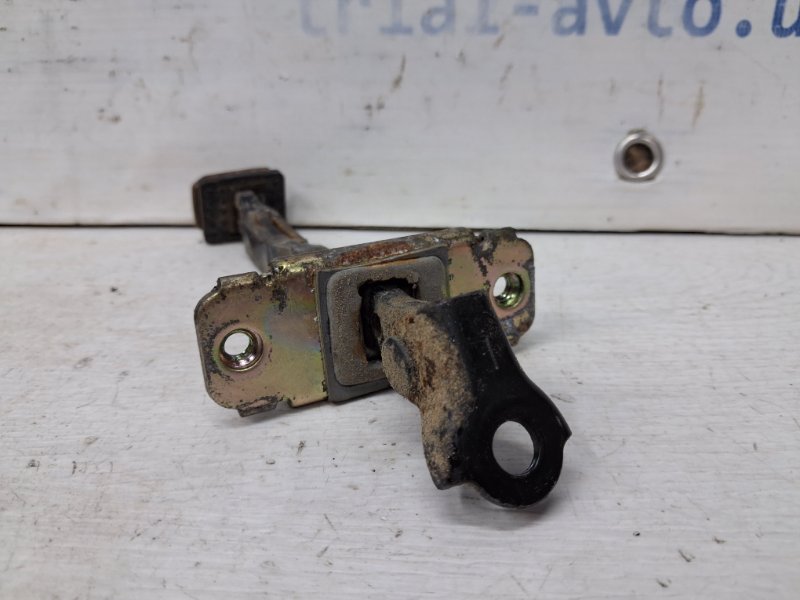 Ограничитель двери задний левый Sonata 2004-2010 NF 2.4 бензин G4KC Ограничитель двери задний левый Sonata 2004-2010 NF 2.4 бензин G4KC