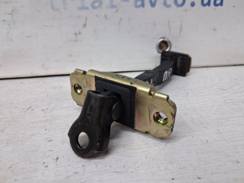 Ограничитель двери передний правый Sonata 2004-2010 NF 2.4 бензин G4KC Ограничитель двери передний правый Sonata 2004-2010 NF 2.4 бензин G4KC