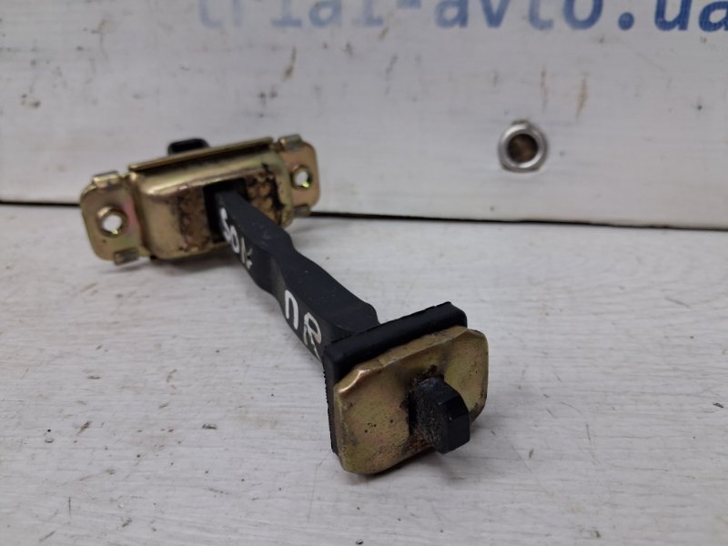 Ограничитель двери передний правый Hyundai Sonata NF 2.4 бензин G4KC Ограничитель двери передний правый Hyundai Sonata NF 2.4 бензин G4KC