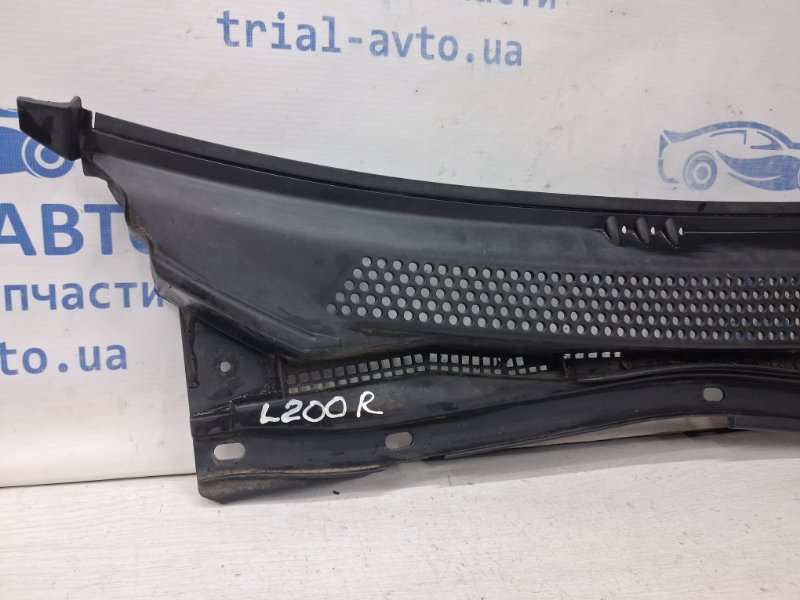 Дефлектор радиатора правый L200 2006-2015 KB 2.5 Diesel 4D56