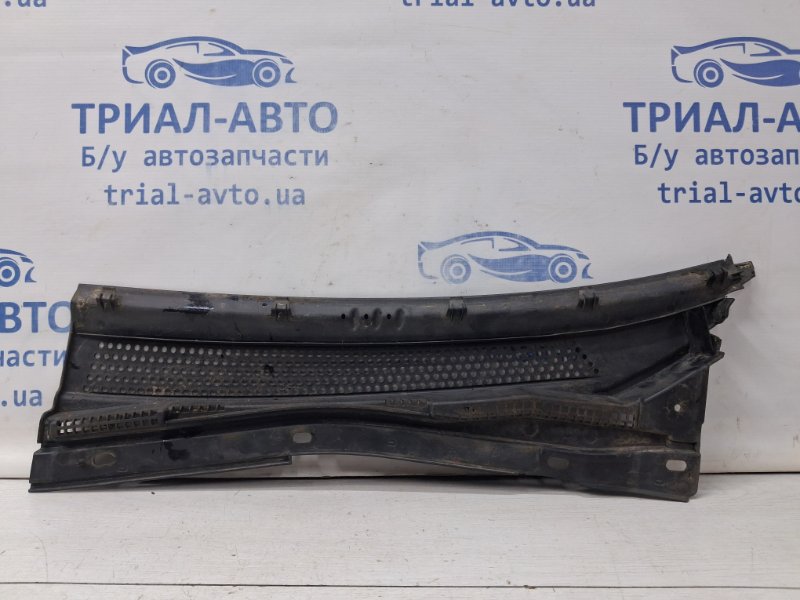 Дефлектор радиатора правый L200 2006-2015 KB 2.5 Diesel 4D56