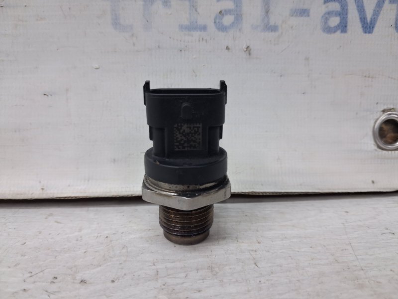 Запчасть датчик давления топлива в рейке Hyundai Tucson 2004-2009 JM 2.0 diesel D4EA 0281002405 Б/У Датчик давления топлива в рейке Hyundai Tucson 2004-2009 JM 2.0 diesel D4EA 0281002405 Б/У