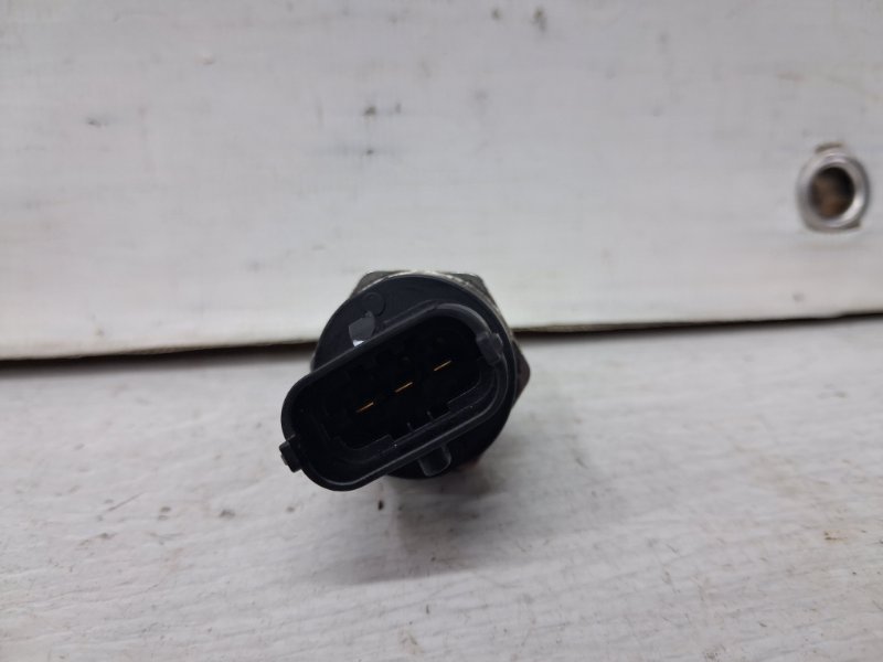 Датчик давления топлива в рейке Tucson 2004-2009 JM 2.0 diesel D4EA Датчик давления топлива в рейке Tucson 2004-2009 JM 2.0 diesel D4EA