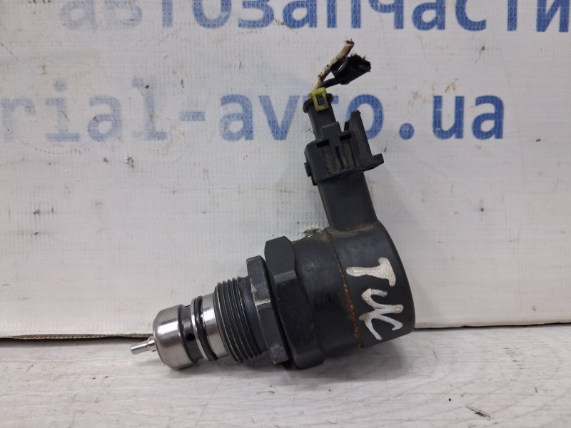 Запчасть датчик давления топлива в рейке Hyundai Tucson 2004-2009 JM 2.0 diesel D4EA 0281002507 Б/У Датчик давления топлива в рейке Hyundai Tucson 2004-2009 JM 2.0 diesel D4EA 0281002507 Б/У