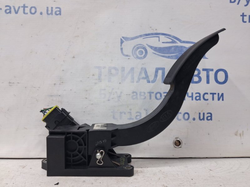 Педаль газа Kia Sorento 2002-2011 BL 2.5 diesel D4CB 327003E400 Б/У