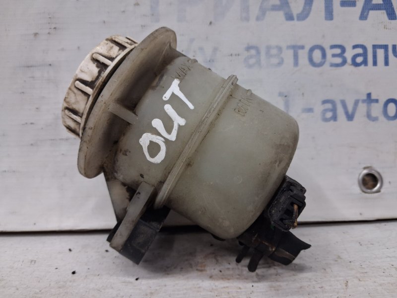 Бачок главного тормозного цилиндра Outlander 2003-2006 cu 2.4 бензин 4G69