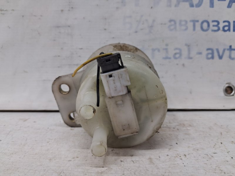 Бачок главного тормозного цилиндра Outlander 2003-2006 cu 2.4 бензин 4G69