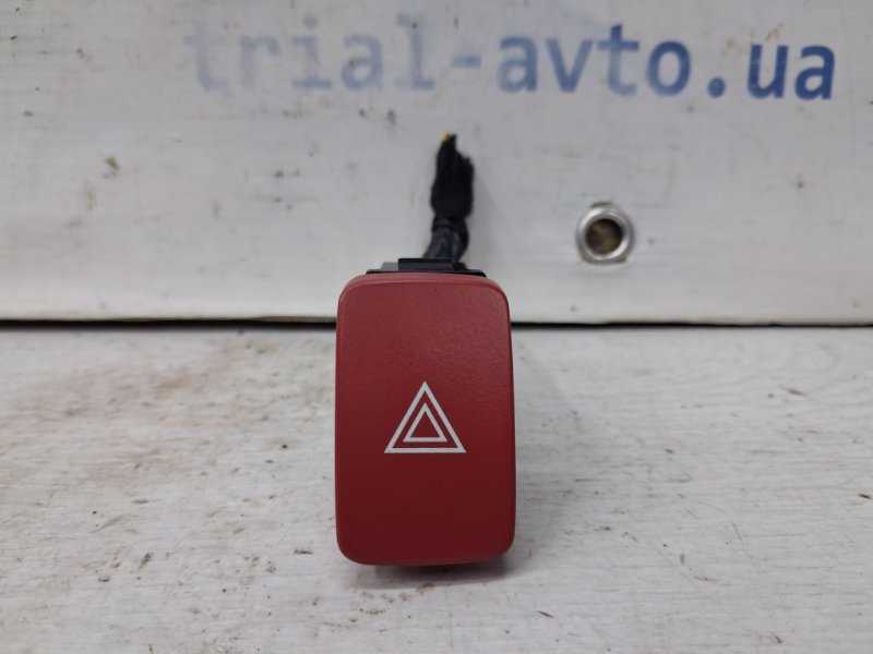 Запчасть кнопка аварийки Hyundai Tucson 2004-2009 JM 2.0 diesel D4EA 937902E900 Б/У Кнопка аварийки Hyundai Tucson 2004-2009 JM 2.0 diesel D4EA 937902E900 Б/У