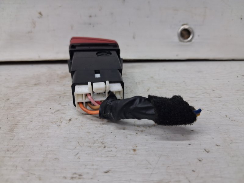 Кнопка аварийки Hyundai Tucson JM 2.0 diesel D4EA Кнопка аварийки Hyundai Tucson JM 2.0 diesel D4EA