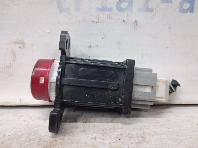 Кнопка аварийки Outlander 2003-2006 cu 2.4 бензин 4G69