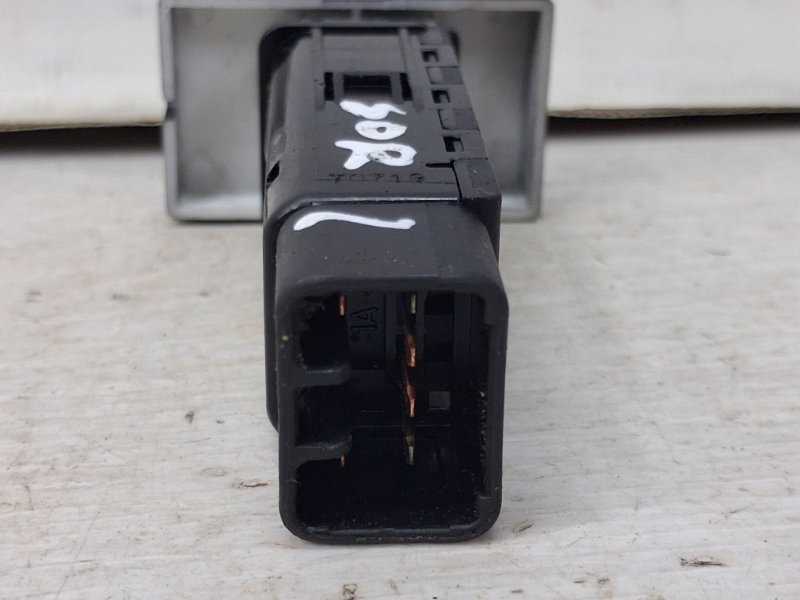 Кнопка противотуманок Kia Sorento BL 2.5 diesel D4CB Кнопка противотуманок Kia Sorento BL 2.5 diesel D4CB