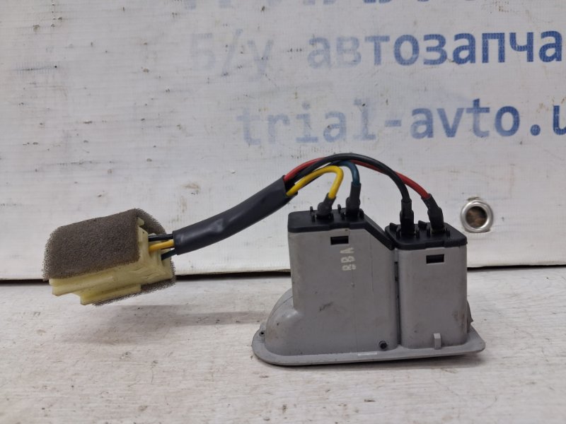 Кнопка открытия багажника Sonata 2004-2010 NF 2.4 бензин G4KC Кнопка открытия багажника Sonata 2004-2010 NF 2.4 бензин G4KC