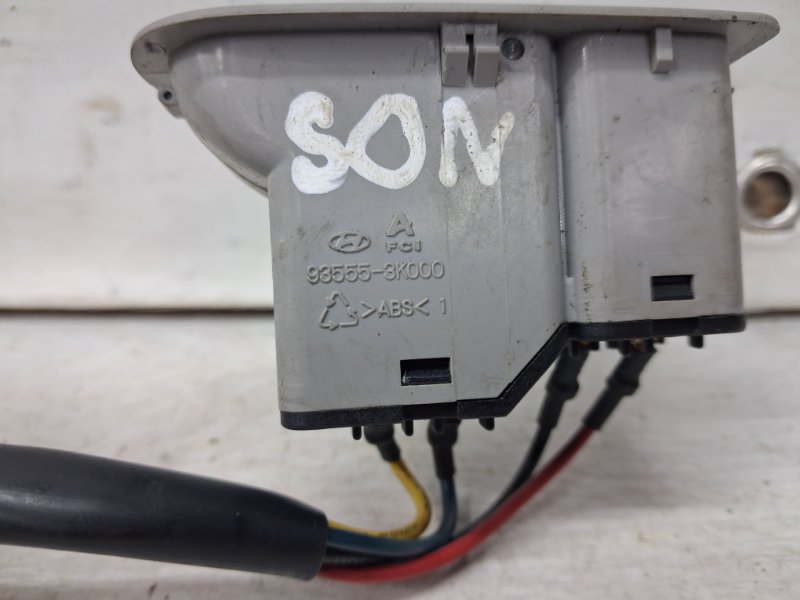 Кнопка открытия багажника Sonata 2004-2010 NF 2.4 бензин G4KC Кнопка открытия багажника Sonata 2004-2010 NF 2.4 бензин G4KC