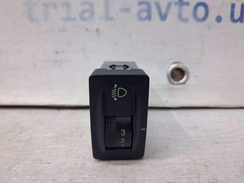 Запчасть корректор фар Hyundai Sonata 2004-2010 NF 2.4 бензин G4KC 933703K100 Б/У Корректор фар Hyundai Sonata 2004-2010 NF 2.4 бензин G4KC 933703K100 Б/У