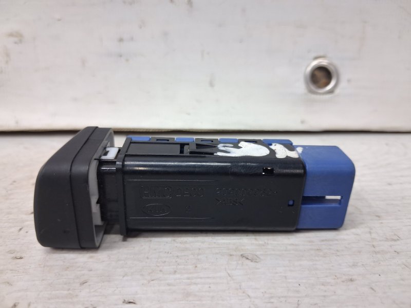 Кнопка подогрева Sonata 2004-2010 NF 2.4 бензин G4KC Кнопка подогрева Sonata 2004-2010 NF 2.4 бензин G4KC