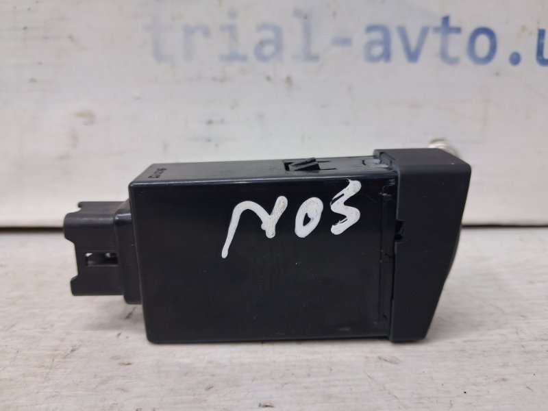 Кнопки управления Sonata 2004-2010 NF 2.4 бензин G4KC Кнопки управления Sonata 2004-2010 NF 2.4 бензин G4KC