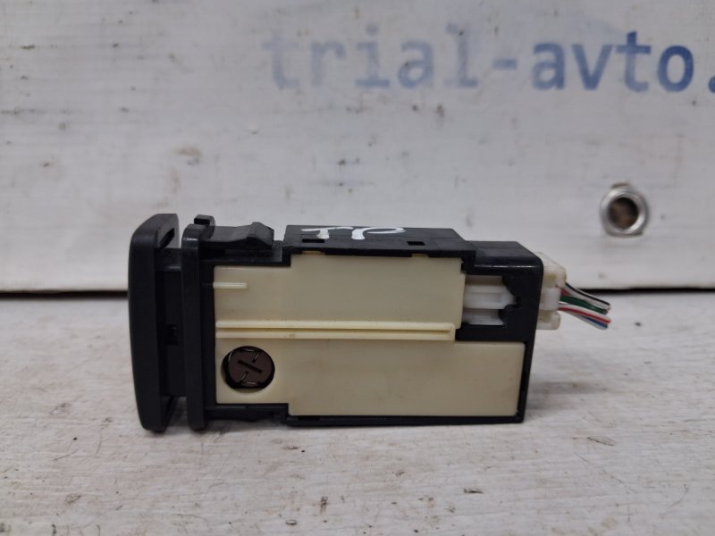 Кнопка противотуманок Prado 2002-2009 J120 4.0 1GR-FE