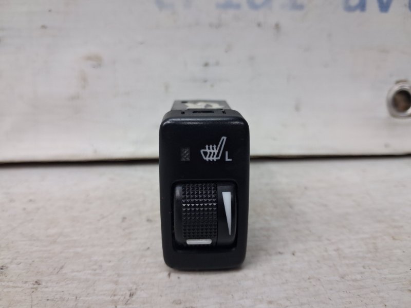 Кнопка подогрева Toyota Prado 2002-2009 J120 4.0 1GR-FE 8475160120 Б/У