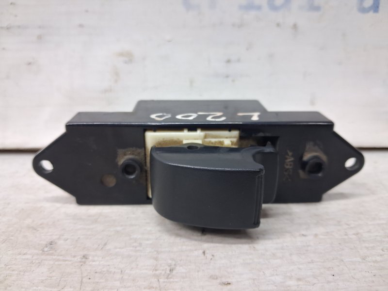 Кнопка стеклоподъемника L200 2006-2015 KB 2.5 Diesel 4D56