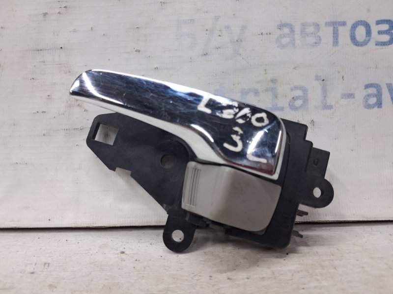 Ручка двери внутренняя левая Mitsubishi L200 2006-2015 KB 2.5 Diesel 4D56 5716A087HA Б/У