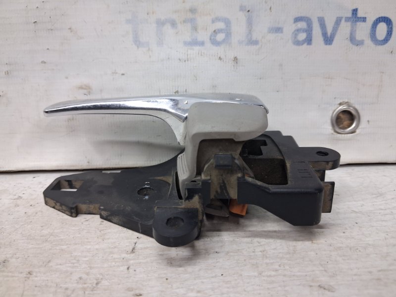 Ручка двери внутренняя левая L200 2006-2015 KB 2.5 Diesel 4D56