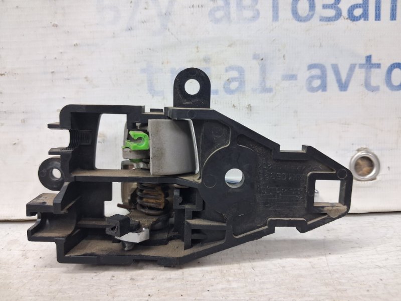 Ручка двери внутренняя правая Mitsubishi L200 KB 2.5 Diesel 4D56