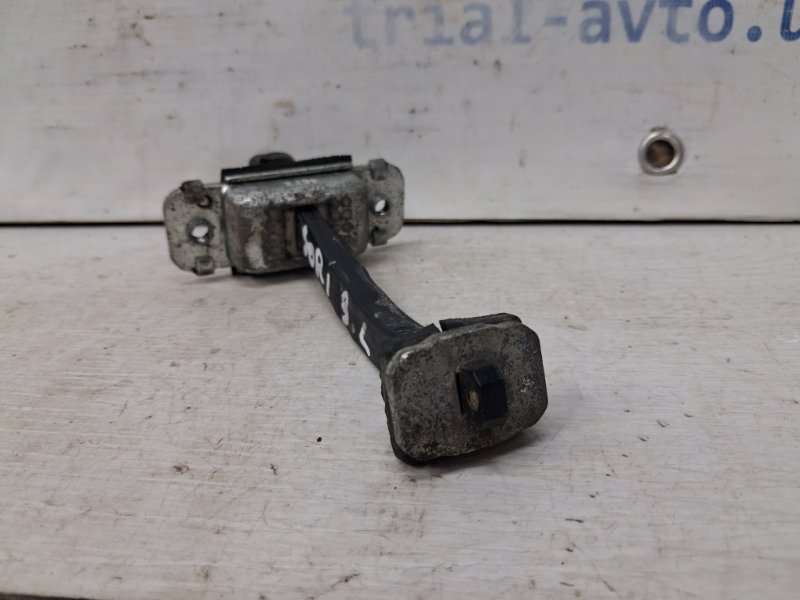 Ограничитель двери задний левый Kia Sorento BL 2.5 diesel D4CB Ограничитель двери задний левый Kia Sorento BL 2.5 diesel D4CB