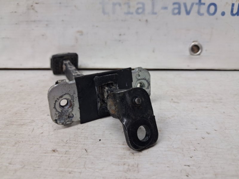 Ограничитель двери задний правый Sorento 2002-2011 BL 2.5 diesel D4CB