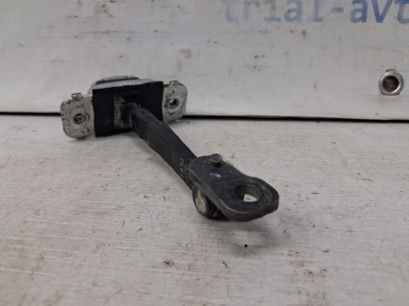 Ограничитель двери передний левый Kia Sorento BL 2.5 diesel D4CB Ограничитель двери передний левый Kia Sorento BL 2.5 diesel D4CB