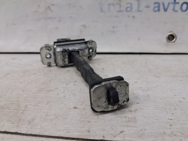 Ограничитель двери передний правый Kia Sorento BL 2.5 diesel D4CB Ограничитель двери передний правый Kia Sorento BL 2.5 diesel D4CB