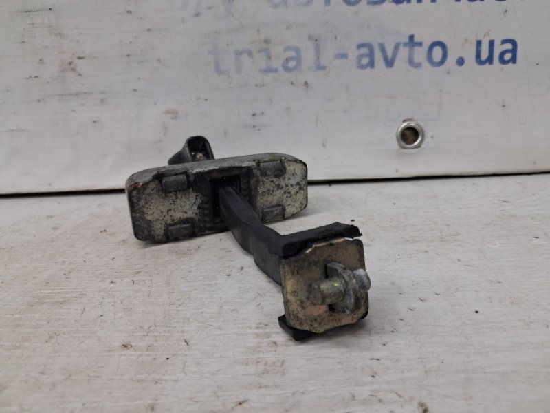 Ограничитель двери задний левый Toyota Prado J120 4.0 1GR-FE